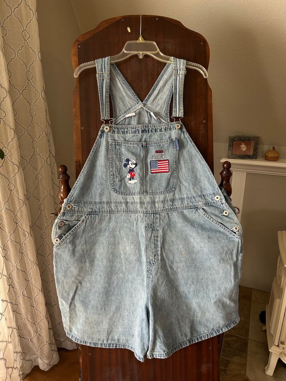Vintage Disney Plus light-wash denim short overalls embroidered Mickey Mouse